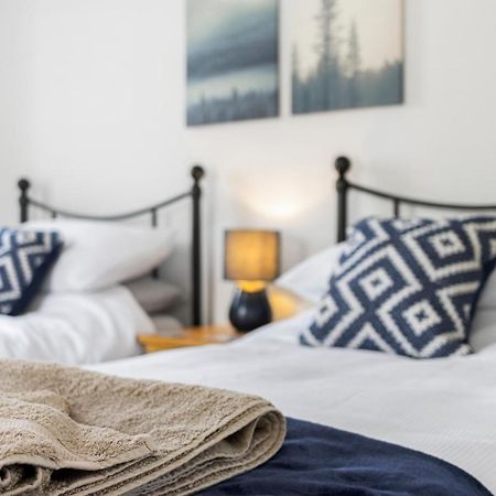 A Modern And Cosy Apartment Just Yards From Brixham'S Bustling Harbourside Bagian luar foto
