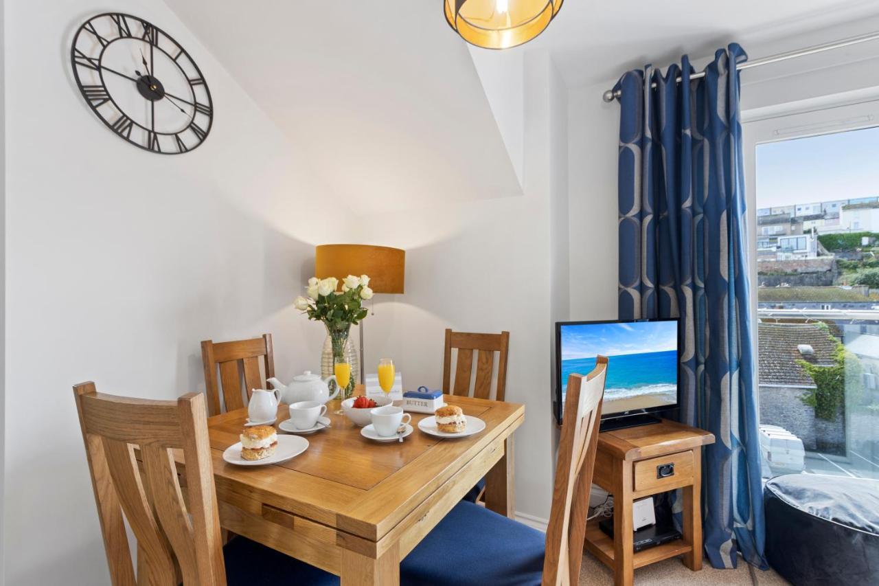 A Modern And Cosy Apartment Just Yards From Brixham'S Bustling Harbourside Bagian luar foto