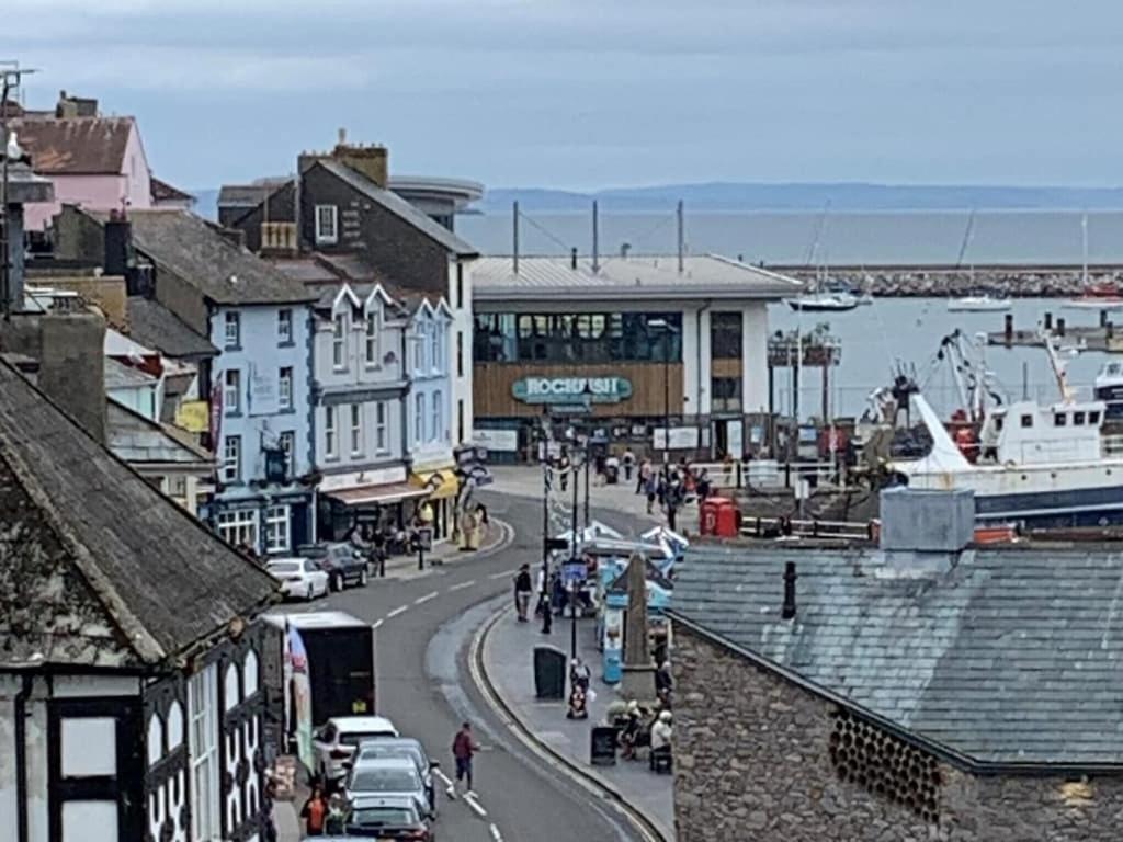 A Modern And Cosy Apartment Just Yards From Brixham'S Bustling Harbourside Bagian luar foto