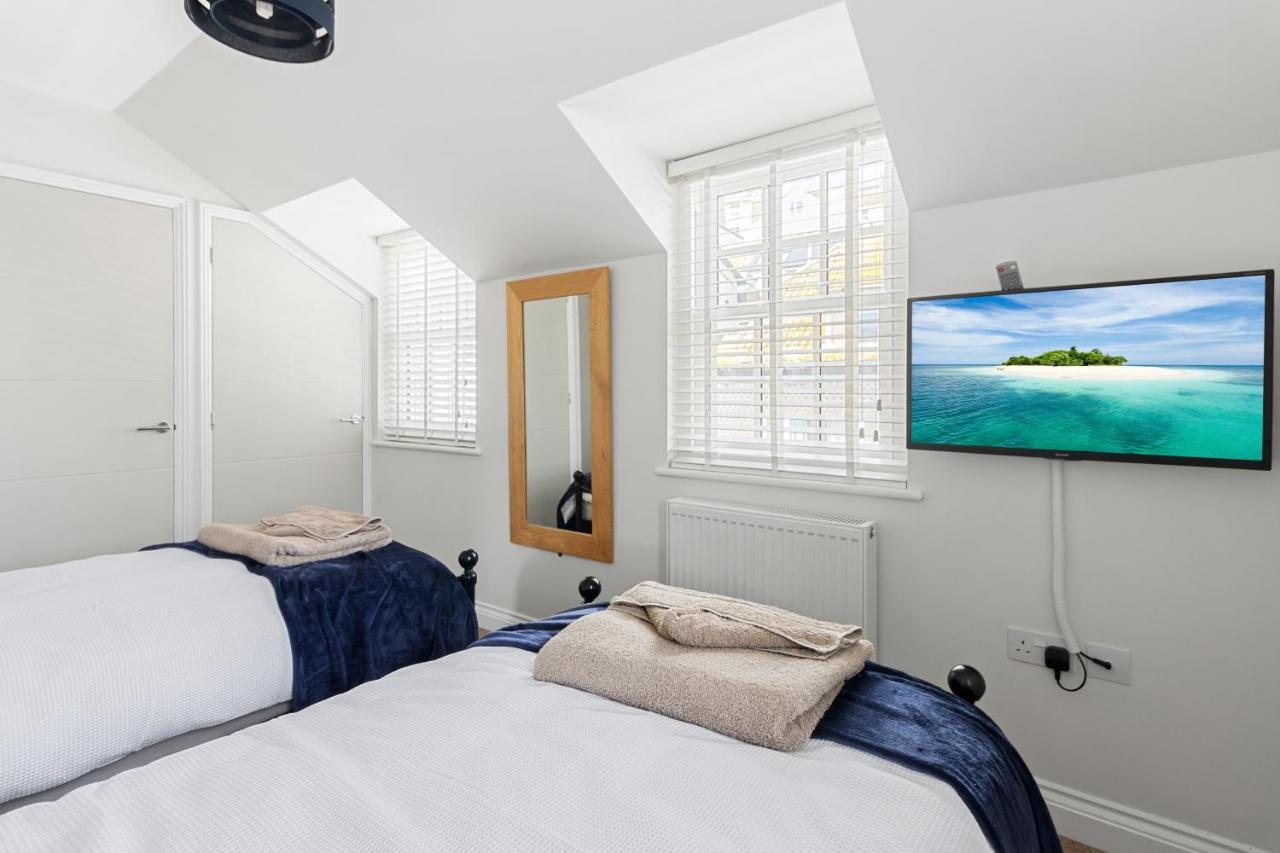 A Modern And Cosy Apartment Just Yards From Brixham'S Bustling Harbourside Bagian luar foto