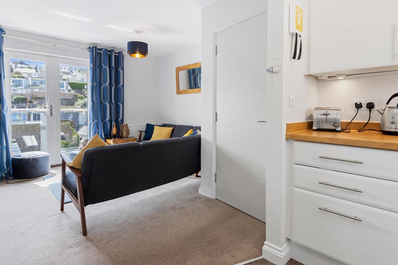 A Modern And Cosy Apartment Just Yards From Brixham'S Bustling Harbourside Bagian luar foto